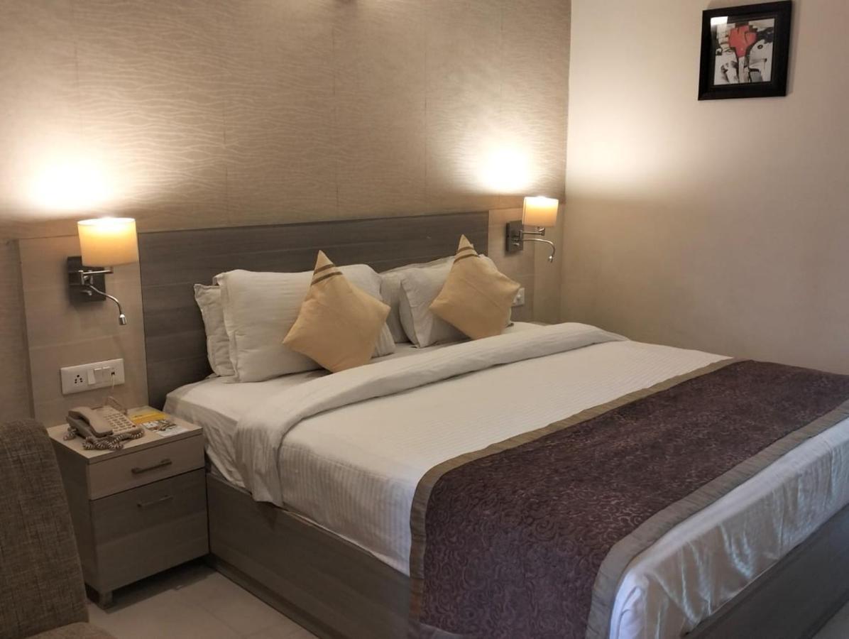 Days Hotel By Wyndham ניימרנה מראה חיצוני תמונה