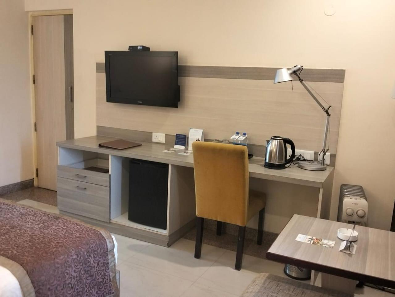 Days Hotel By Wyndham ניימרנה מראה חיצוני תמונה