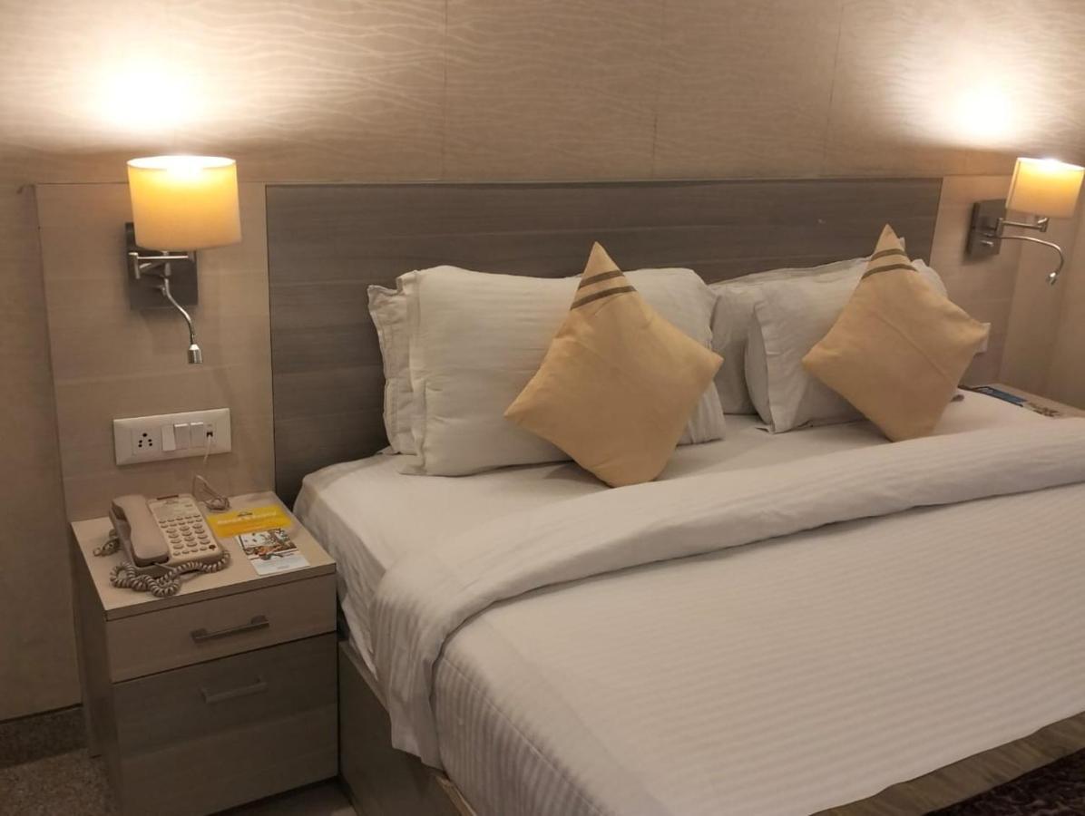 Days Hotel By Wyndham ניימרנה מראה חיצוני תמונה