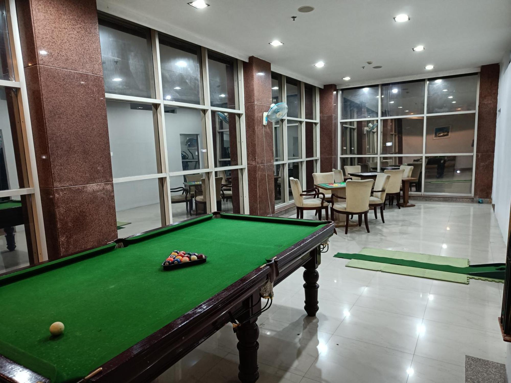 Days Hotel By Wyndham ניימרנה מראה חיצוני תמונה
