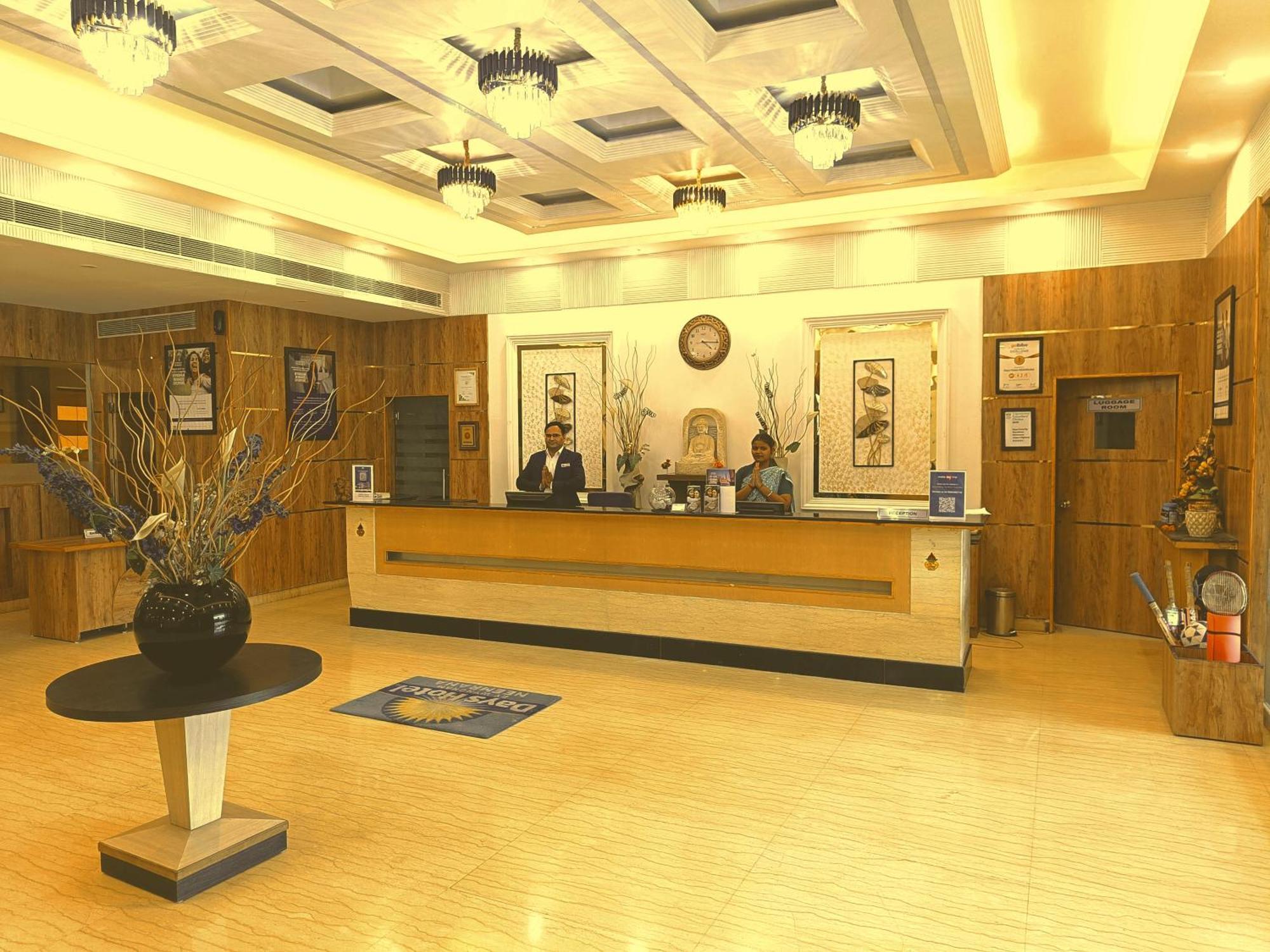 Days Hotel By Wyndham ניימרנה מראה חיצוני תמונה