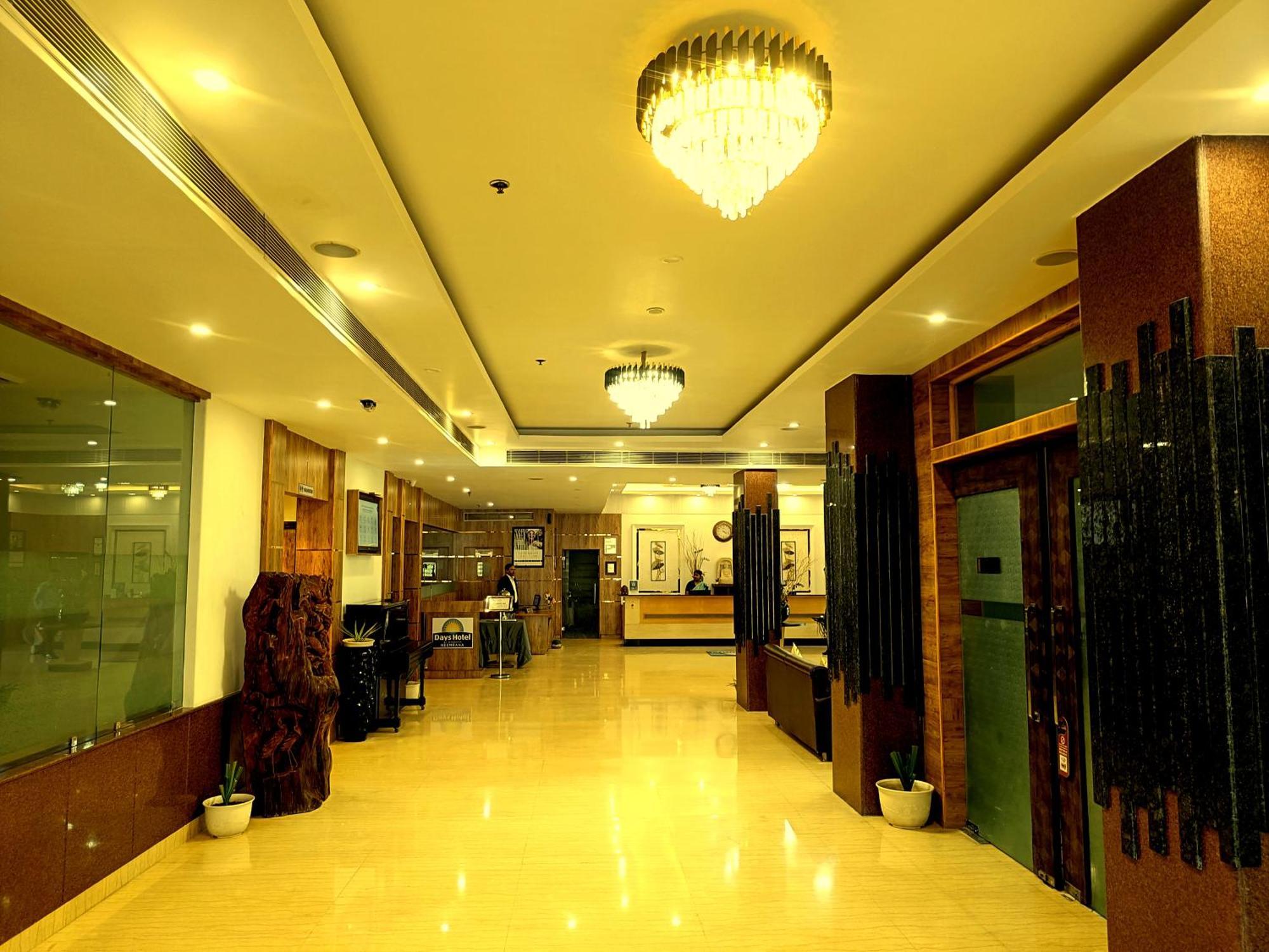 Days Hotel By Wyndham ניימרנה מראה חיצוני תמונה