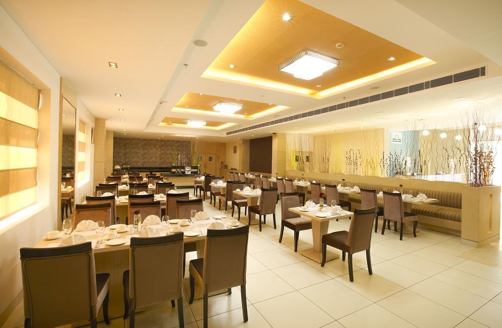 Days Hotel By Wyndham ניימרנה מסעדה תמונה