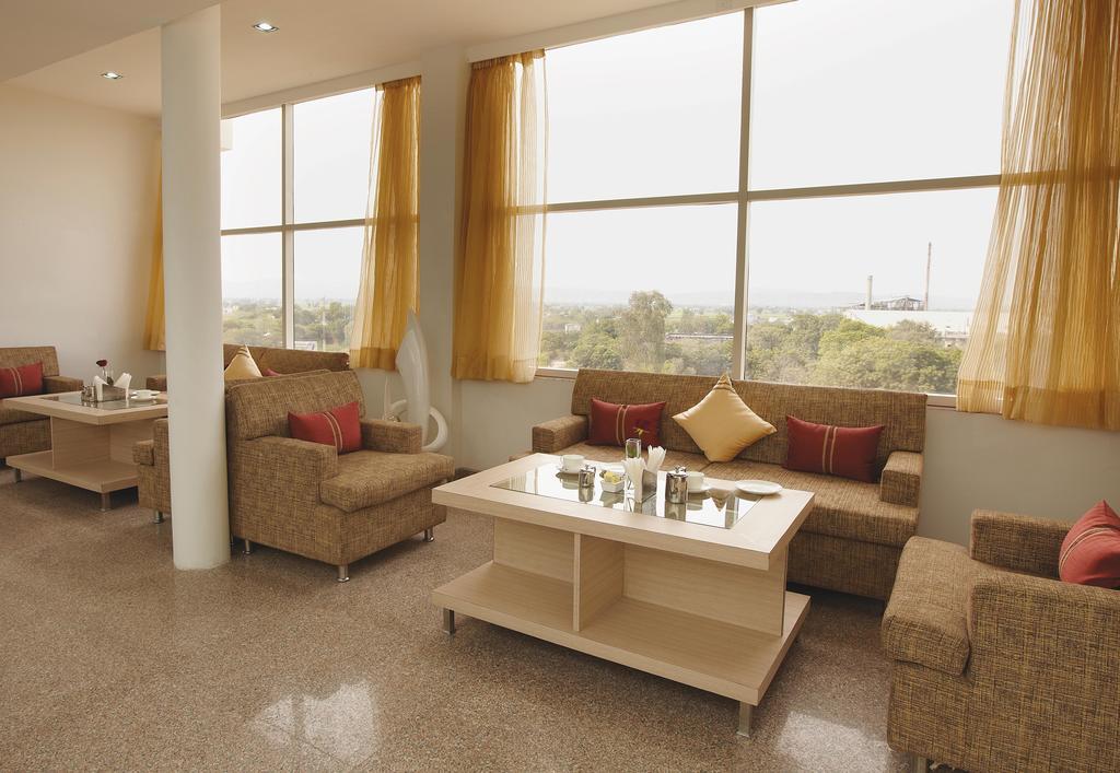 Days Hotel By Wyndham ניימרנה מראה חיצוני תמונה