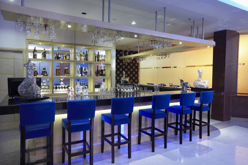 Days Hotel By Wyndham ניימרנה מראה חיצוני תמונה