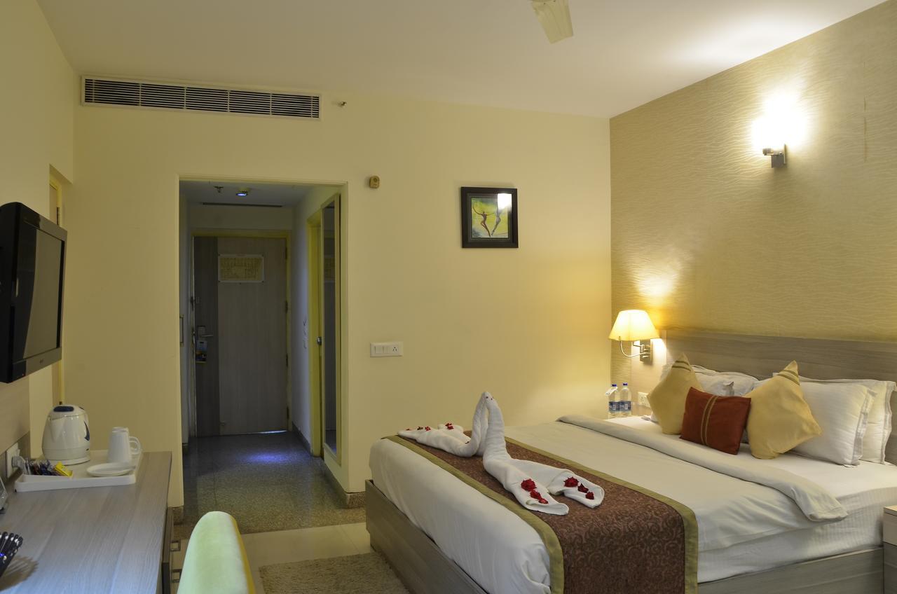 Days Hotel By Wyndham ניימרנה מראה חיצוני תמונה