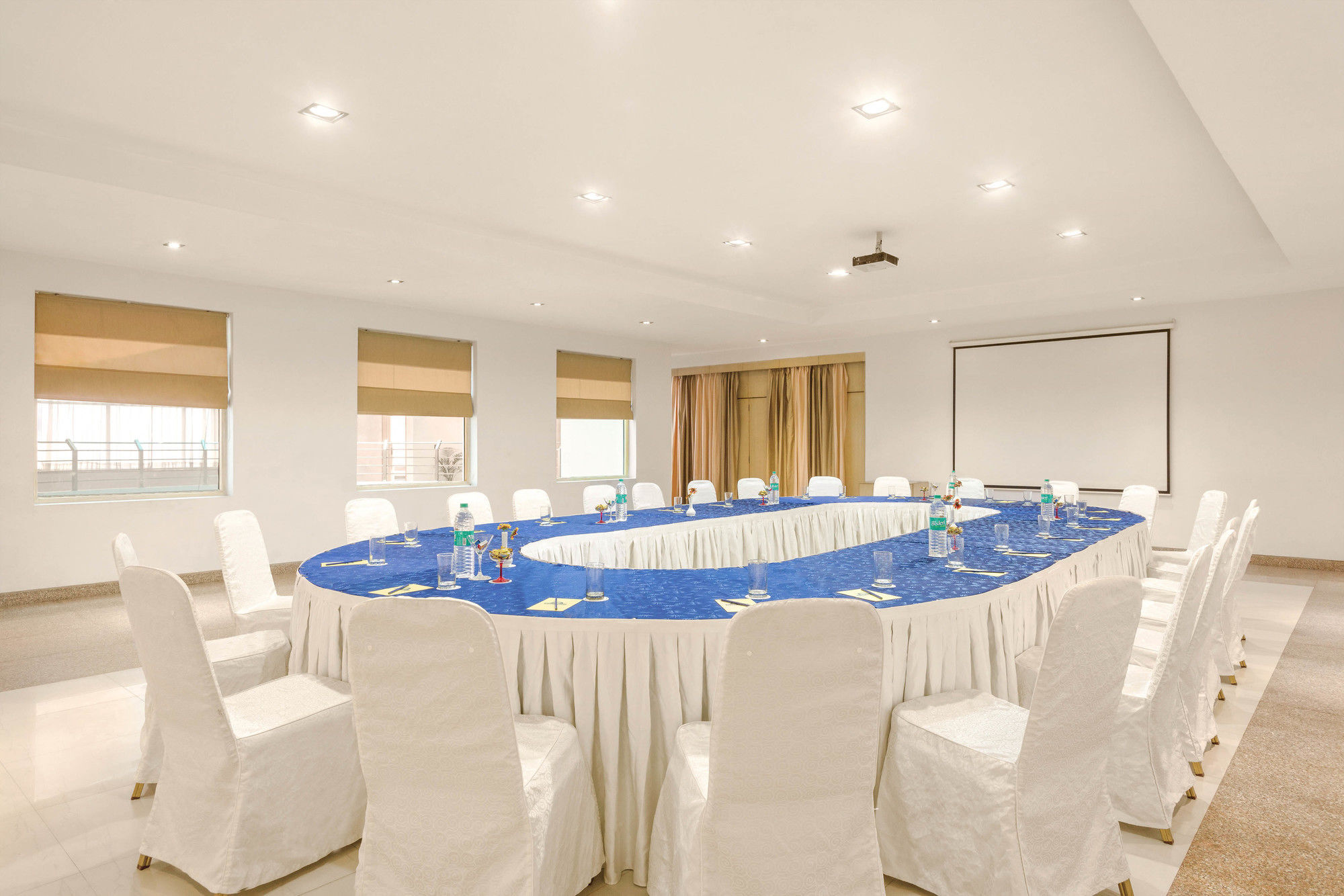 Days Hotel By Wyndham ניימרנה מראה חיצוני תמונה