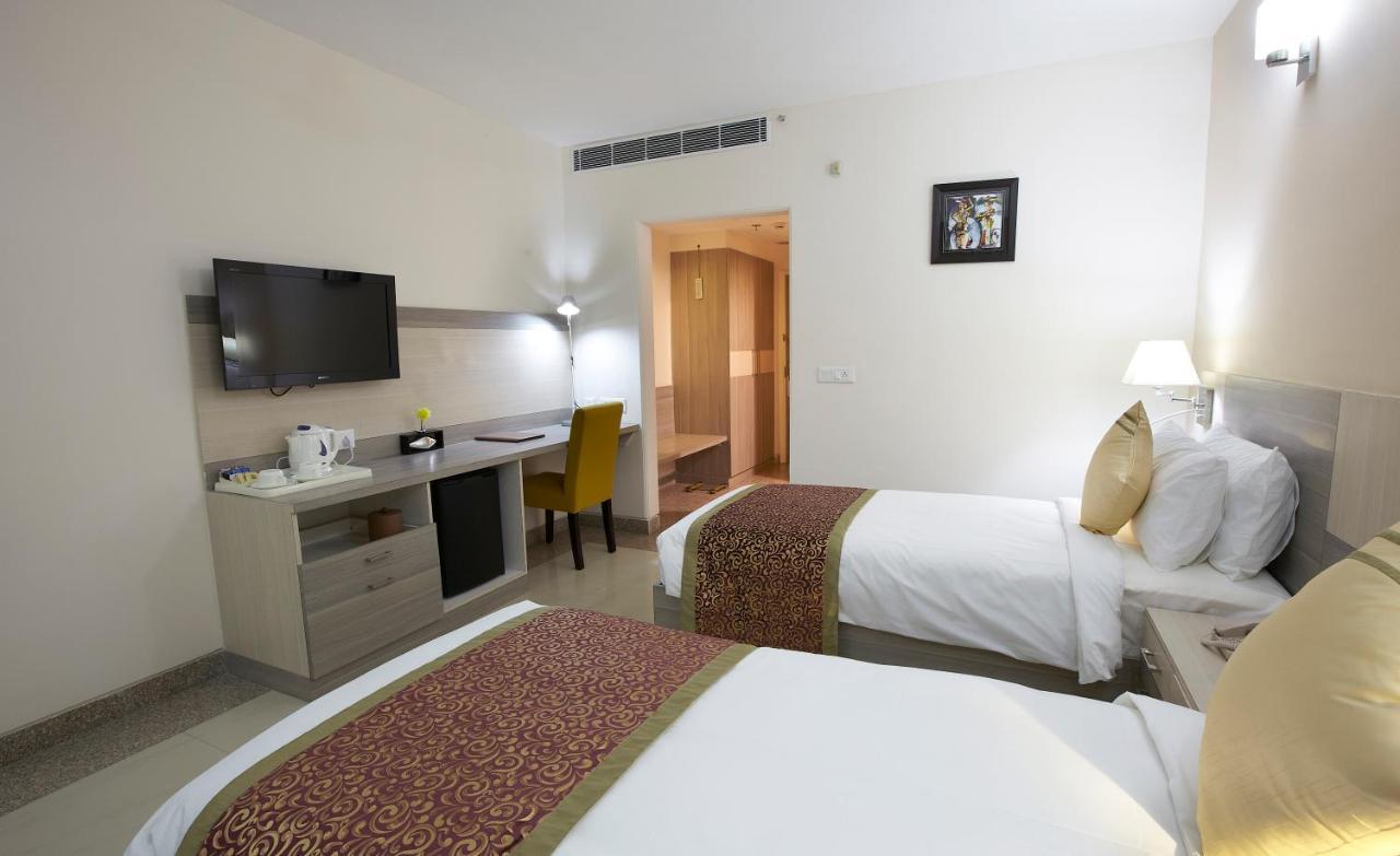 Days Hotel By Wyndham ניימרנה מראה חיצוני תמונה